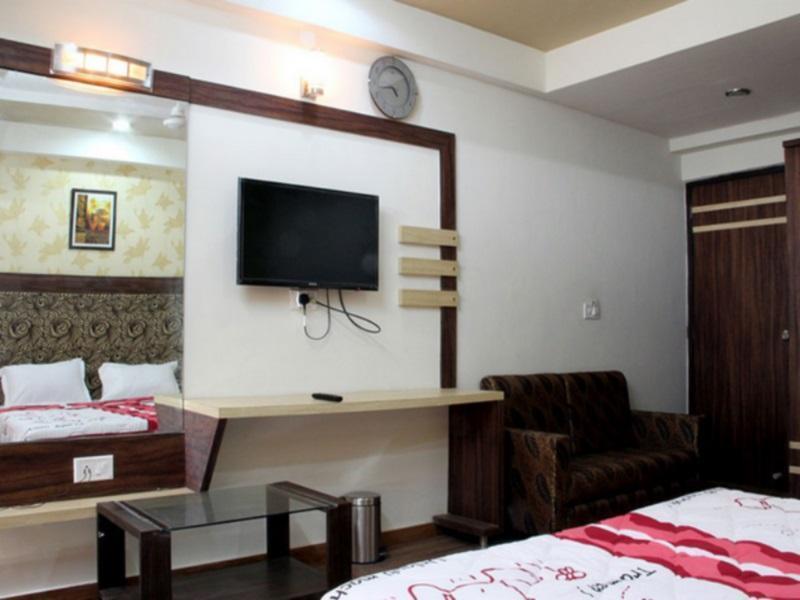 Hotel Avion Inn 阿穆达巴 外观 照片