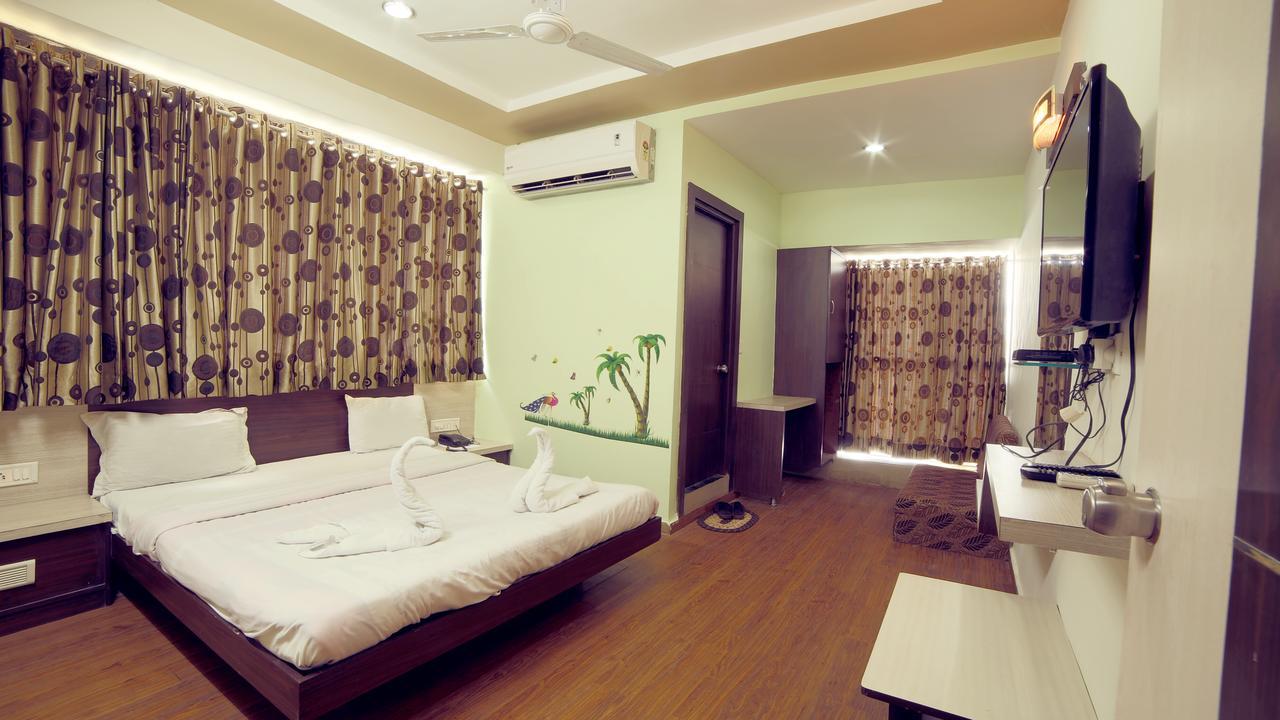Hotel Avion Inn 阿穆达巴 外观 照片