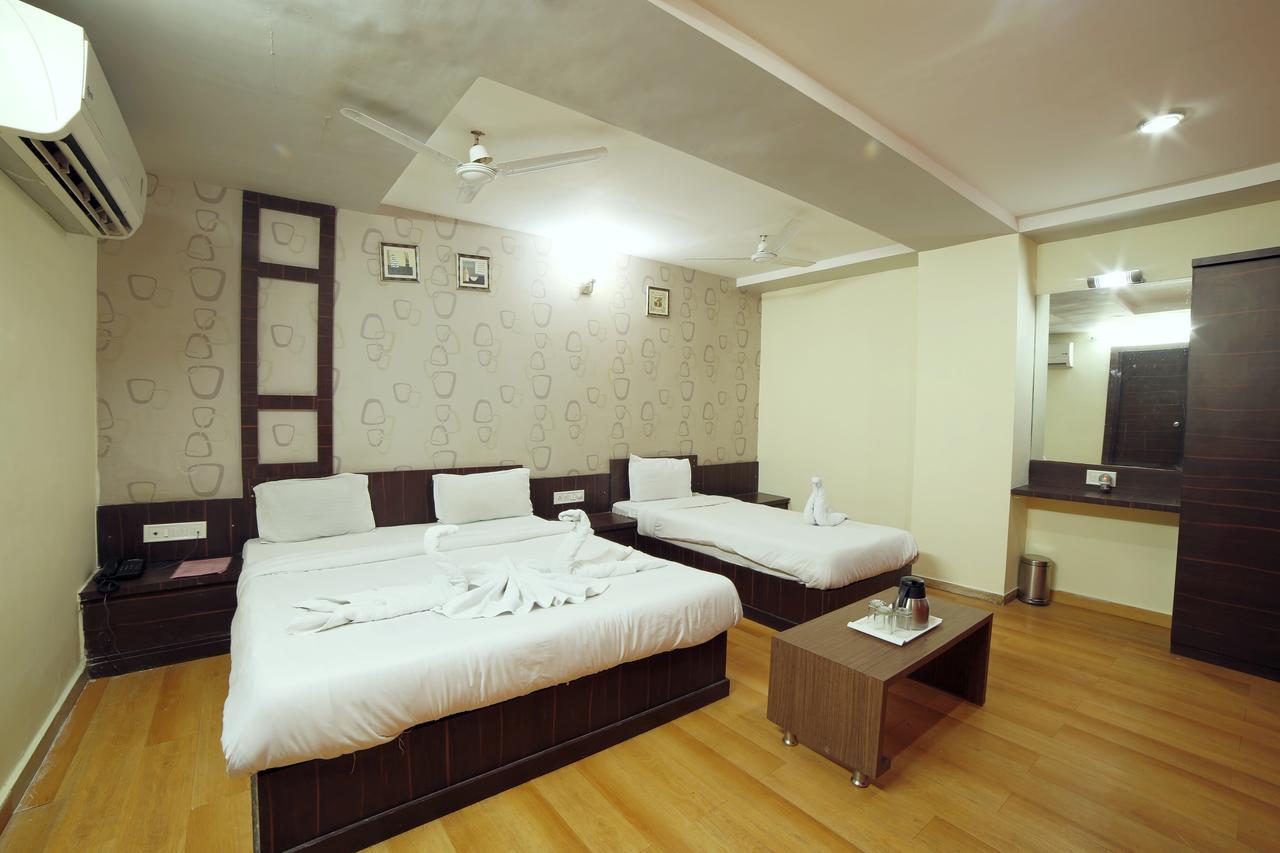 Hotel Avion Inn 阿穆达巴 外观 照片